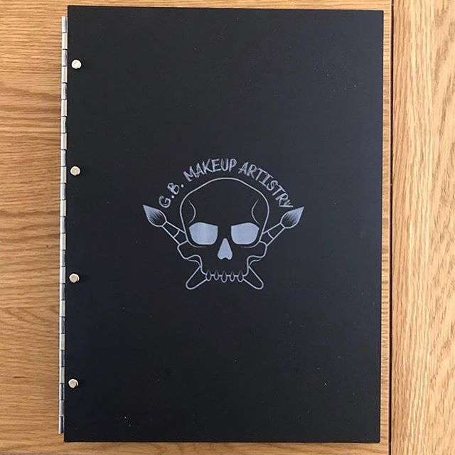 Thanks for the feature @gb_makeup_artistry 👌 // #MYFOLIO
-
-
-
-
-
-
-
#makeup #makeupartist #madeinlondon #folder #beautiful #book #custom #customportfolio #personalisedportfolio #logo #design #madeinlondon #mua #folder #creative #black #engraved #