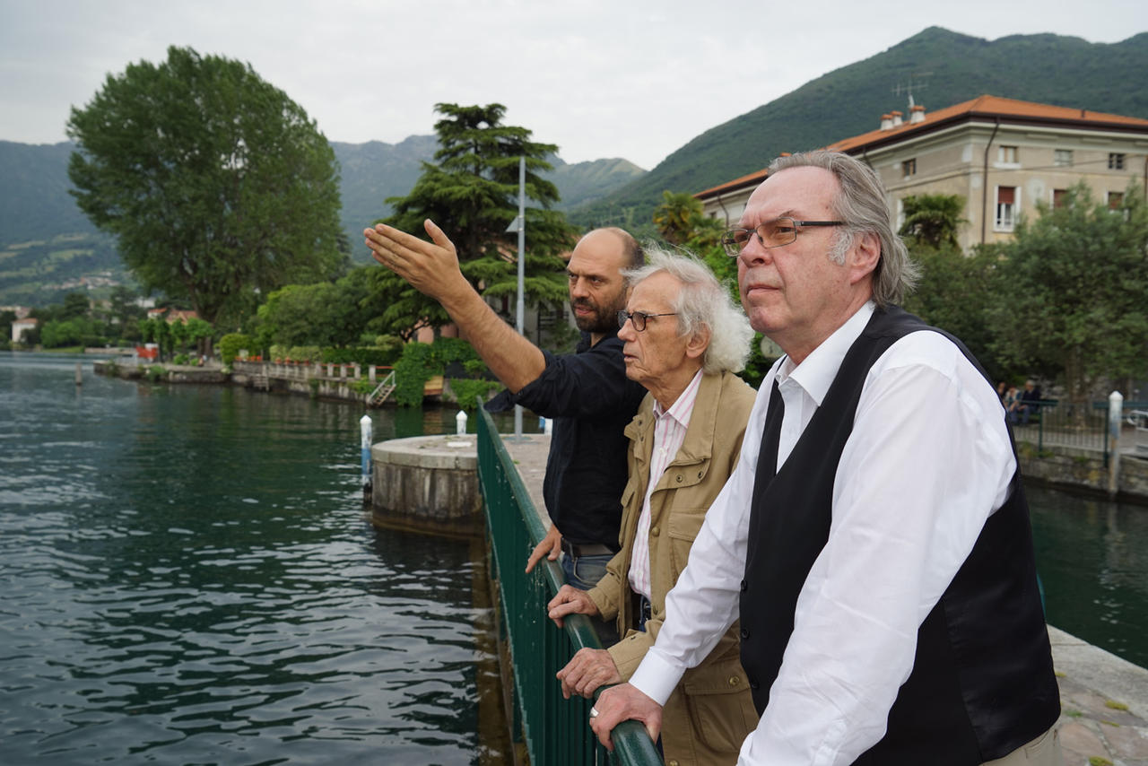 Operations manager Vladimir Yavachev, Christo and registrar/curator Josy Kraft are scouting the future location of the project, Lake Iseo, May 2014 Photo: Wolfgang Volz