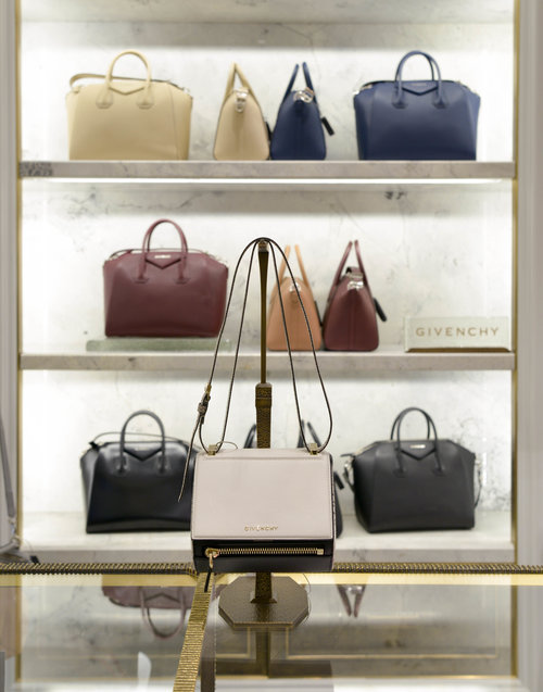 BergdorfGoodman_Handbags_LaurenLCaron