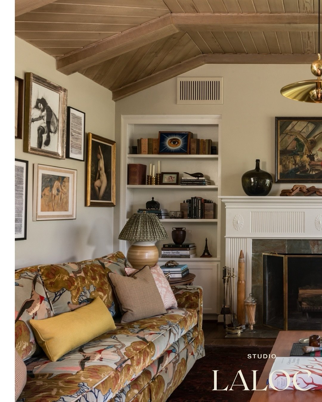 Thrilled to announce that we&rsquo;re featured in the November issue of one of our all-time favorite magazines, @houseandgardenuk! 

Huge thanks for shining a spotlight on our studio&mdash;it&rsquo;s truly a pinch-me moment!

Photo of the living room