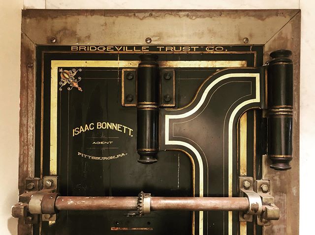 Love stumbling upon artifacts like this vintage bank vault #tbt #lifeofanarchitect #piecesofpittsburgh