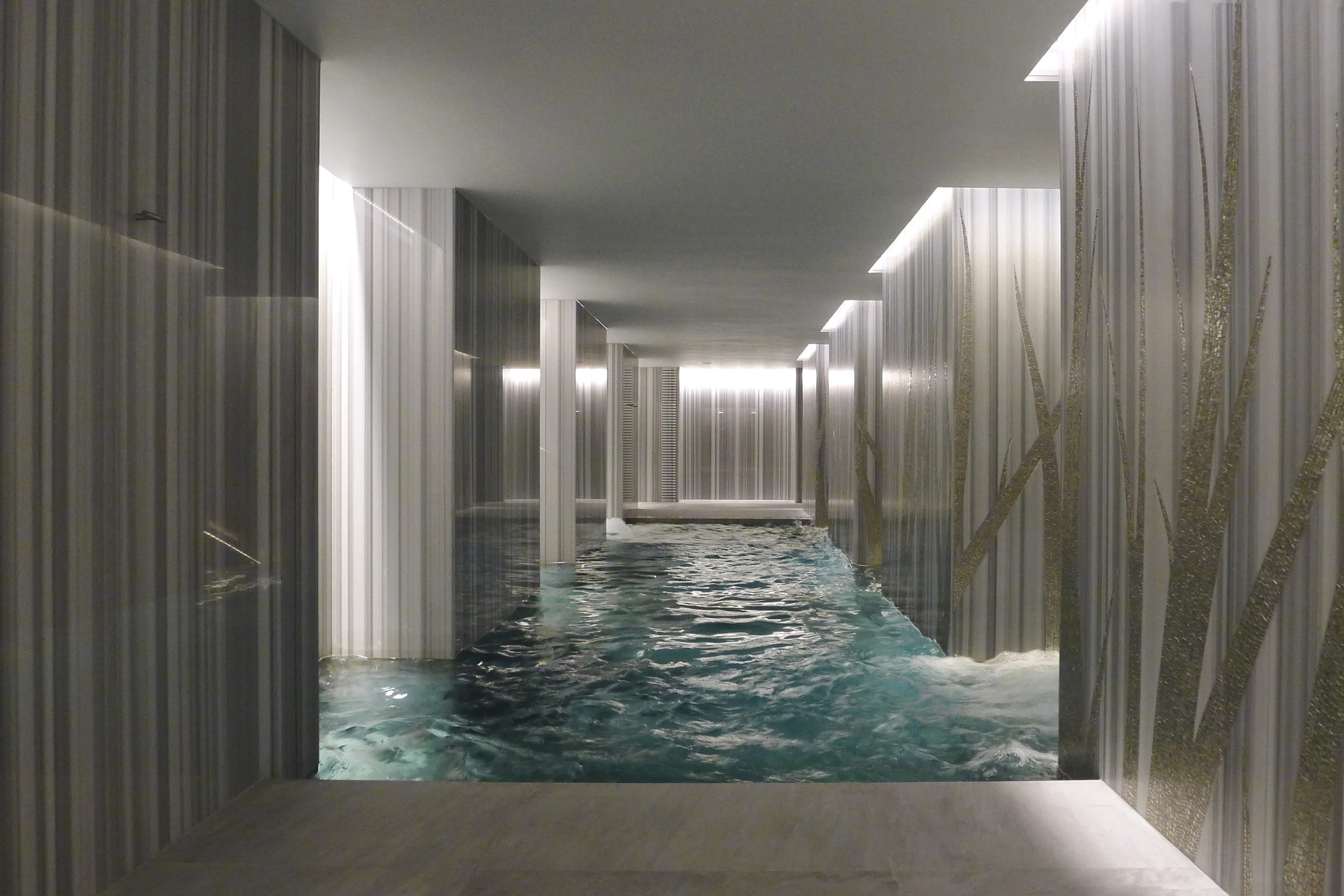 3_pool-4- -® Joseph Caspari + Mio Shibuya.jpg