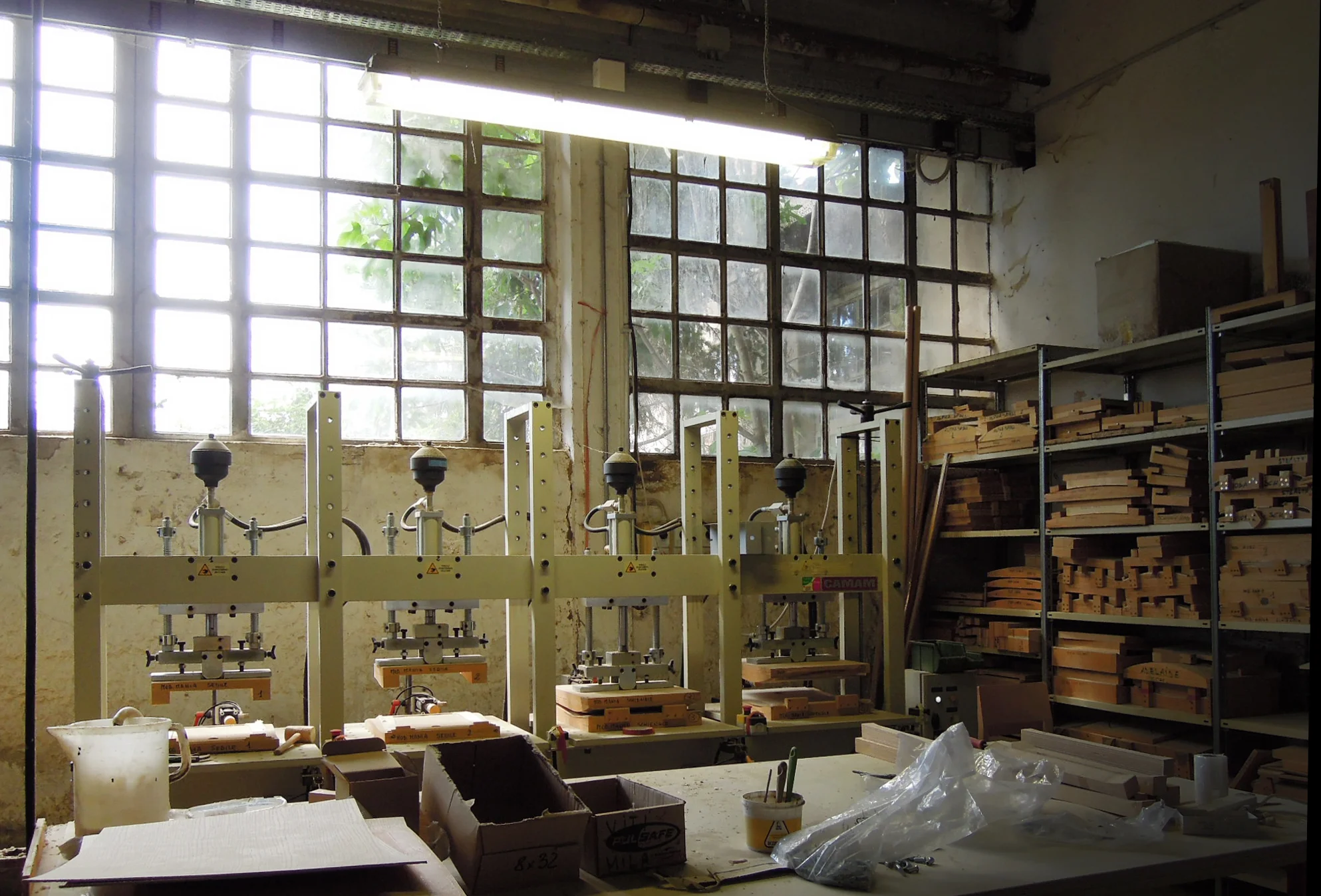 livoni fabrica-2.jpg