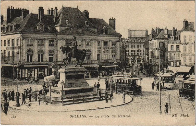 976-orleans-orleans-place-martroi.jpg