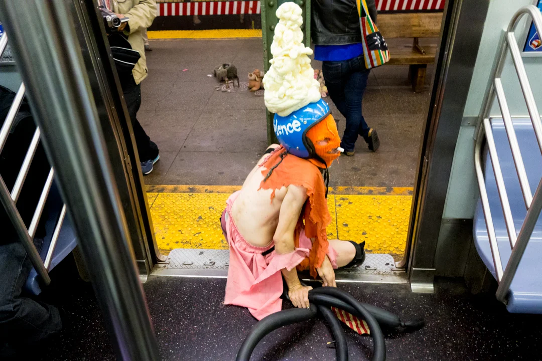 An Ever-Expanding List of Unwelcome Visitors to the White House