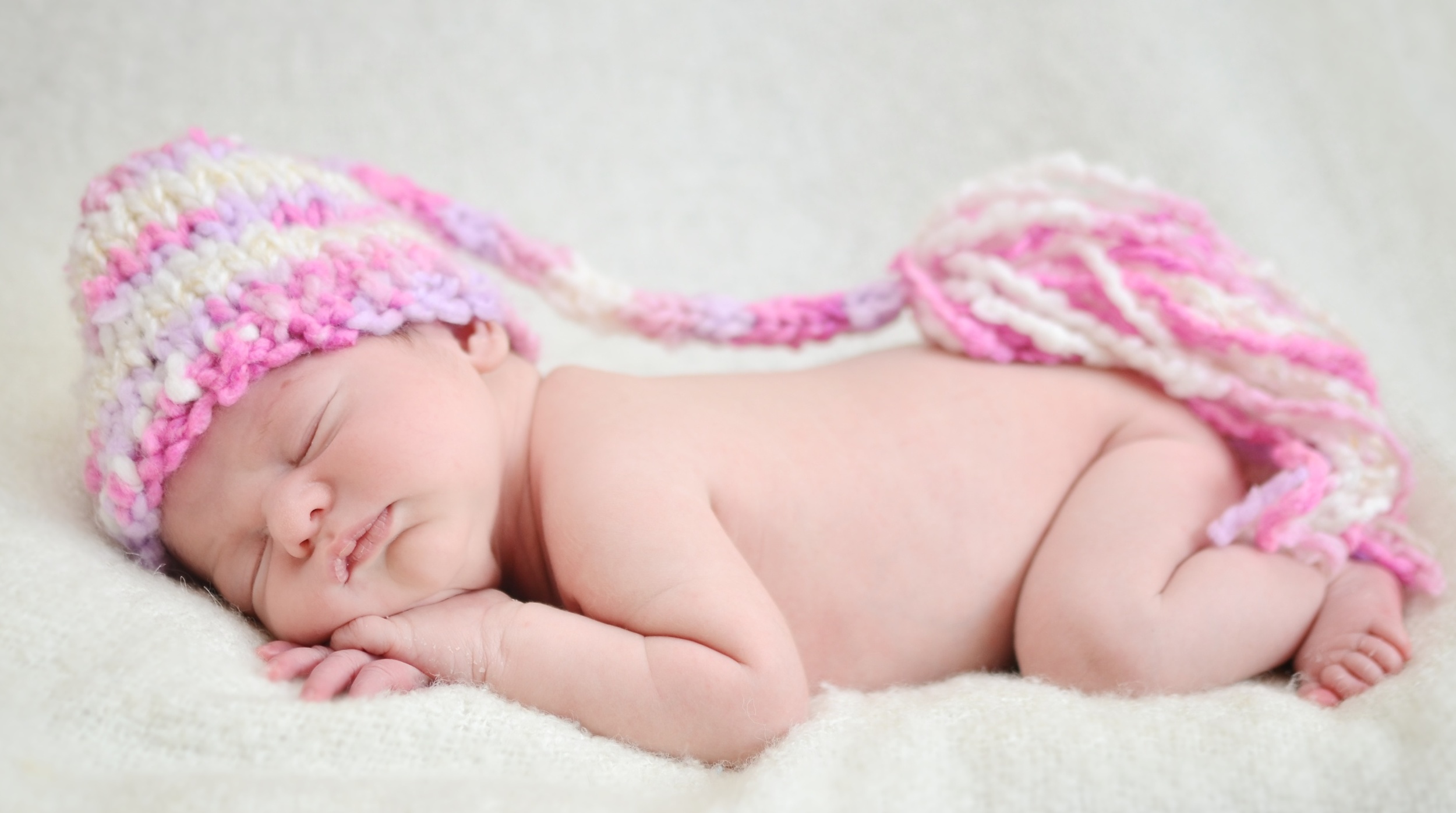 Arielle Newborn Colour 21 (2).jpg