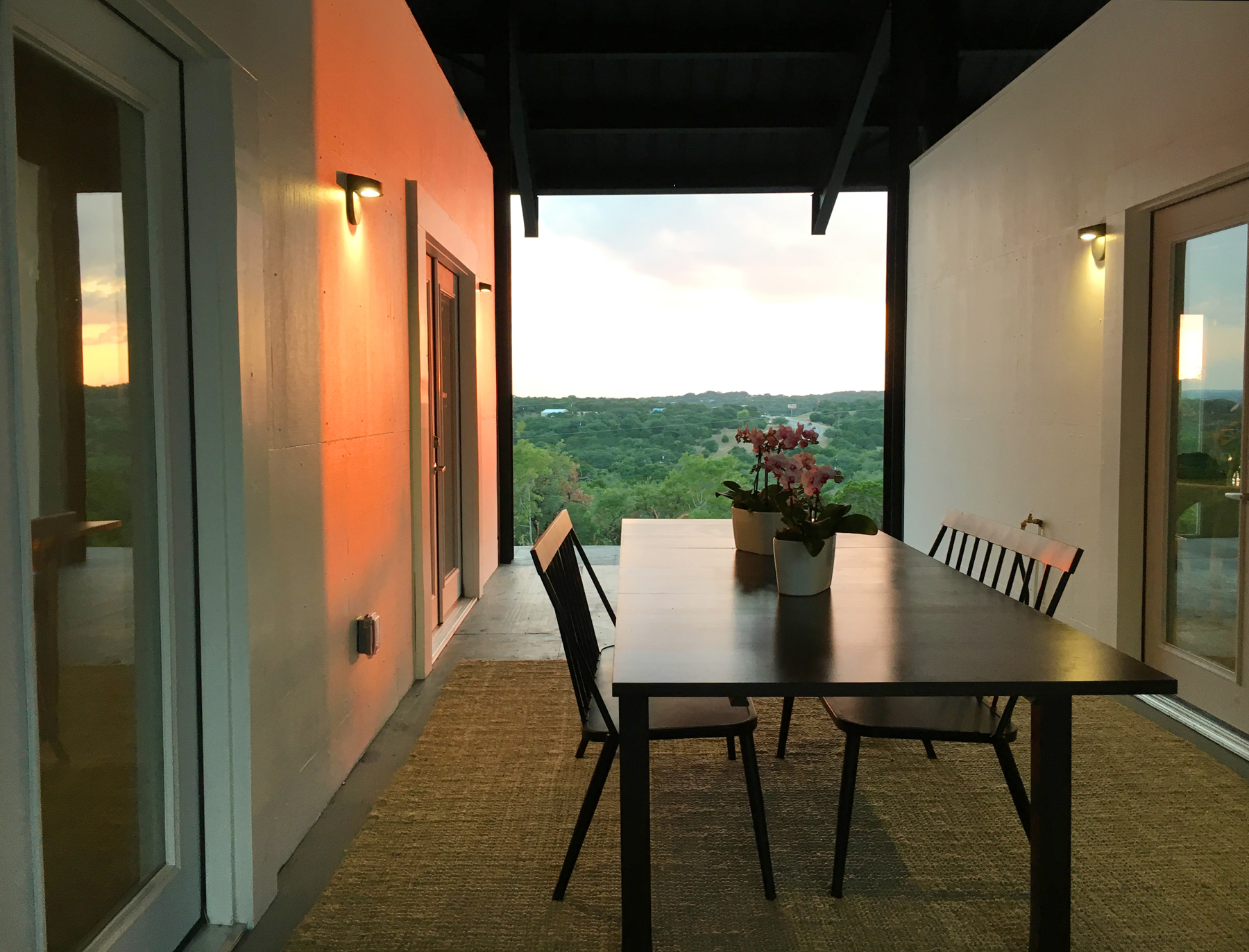 08_breezeway_lo.res_5637.jpg