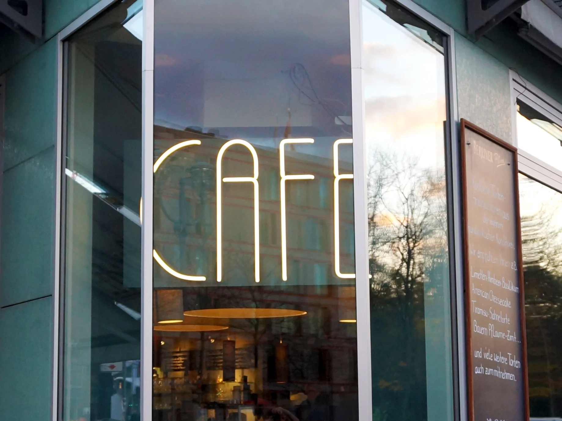 CAFE.jpg