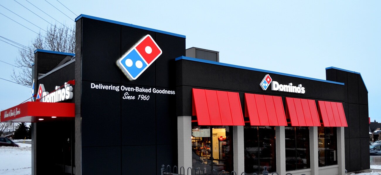 Storefront of Barrie Domino's Restaurant