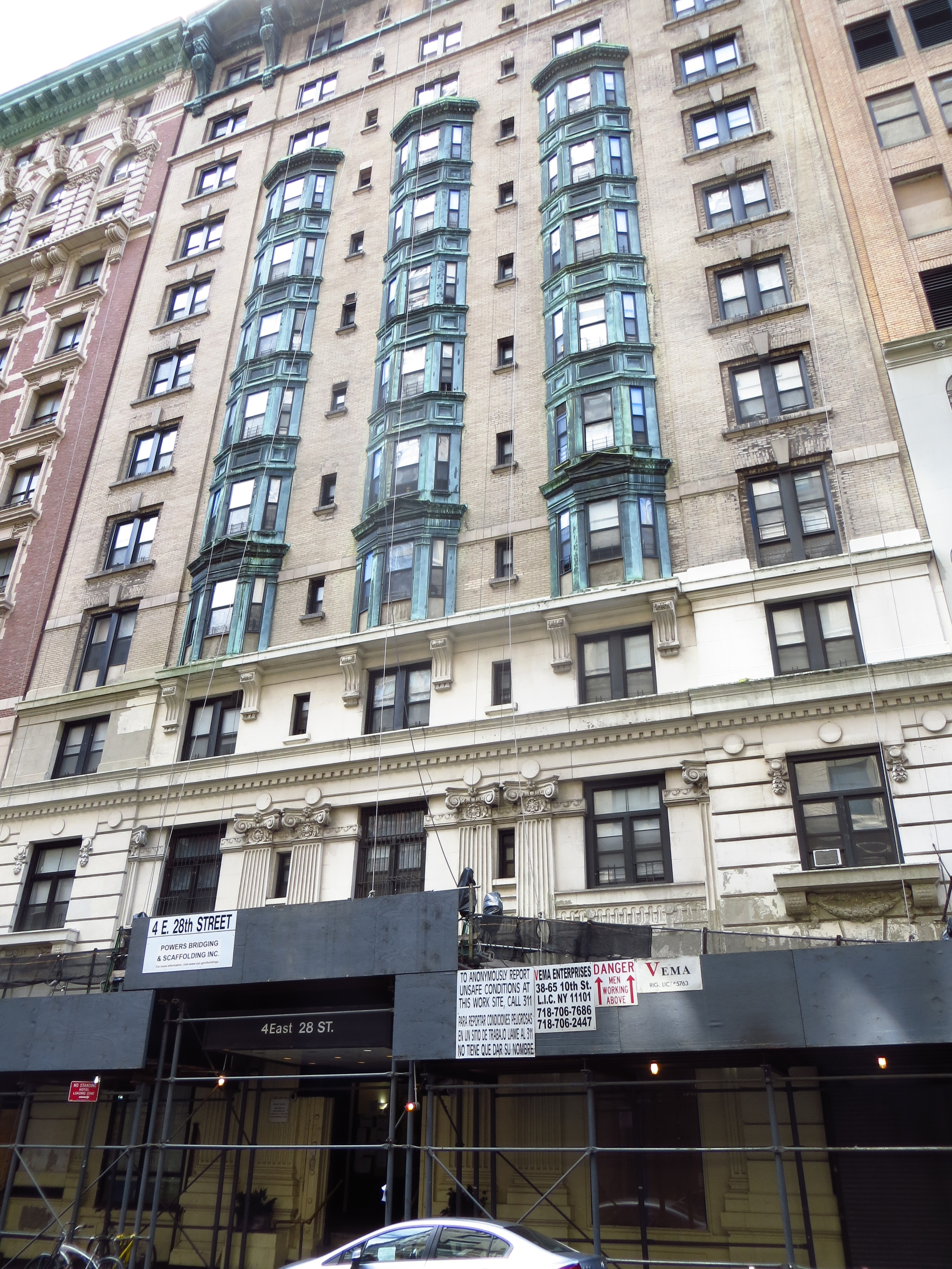 Cheapest(?) hotel in town: Where my NY adventure began