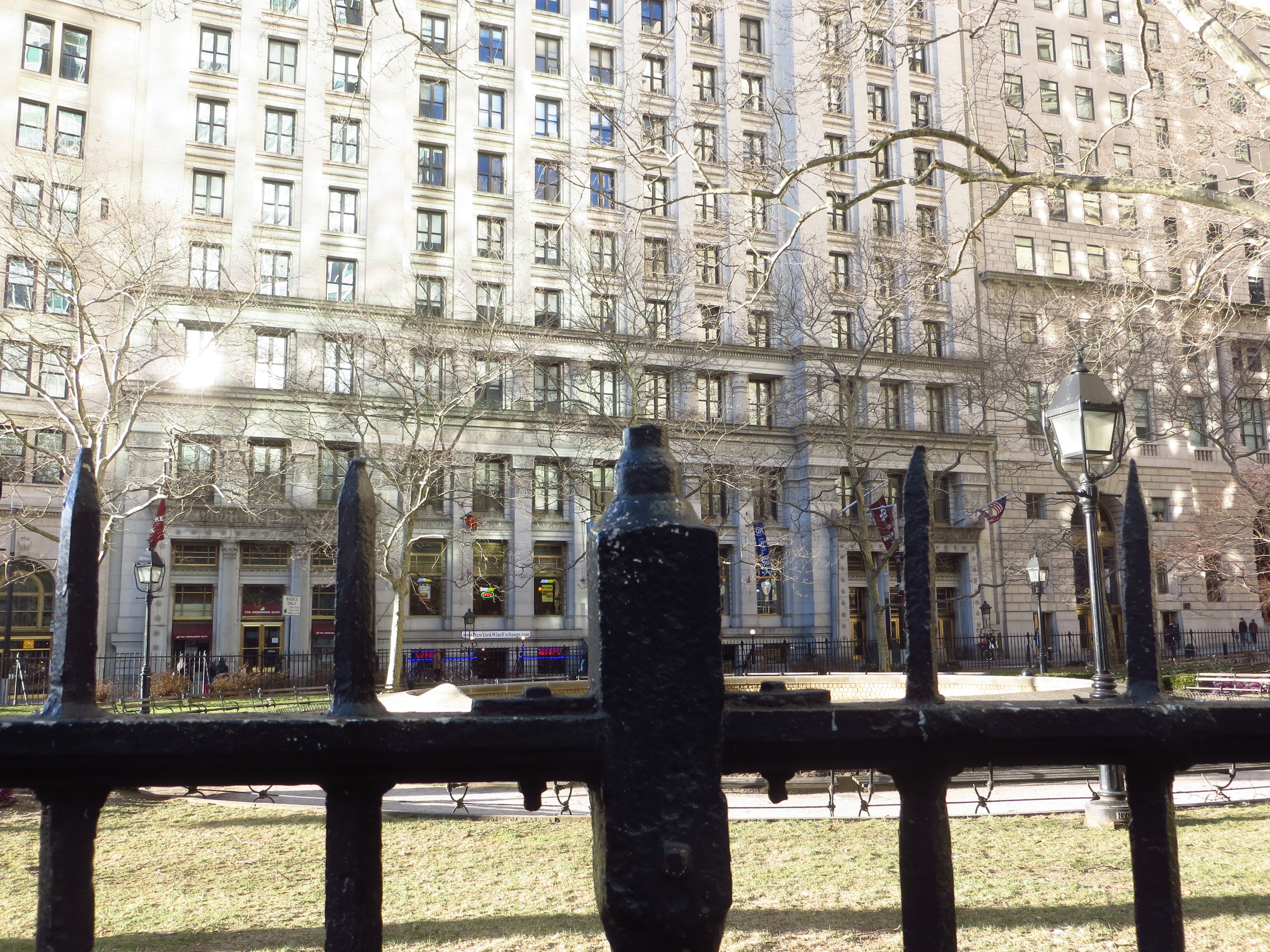 De-Crowned Fence around Bowling Green