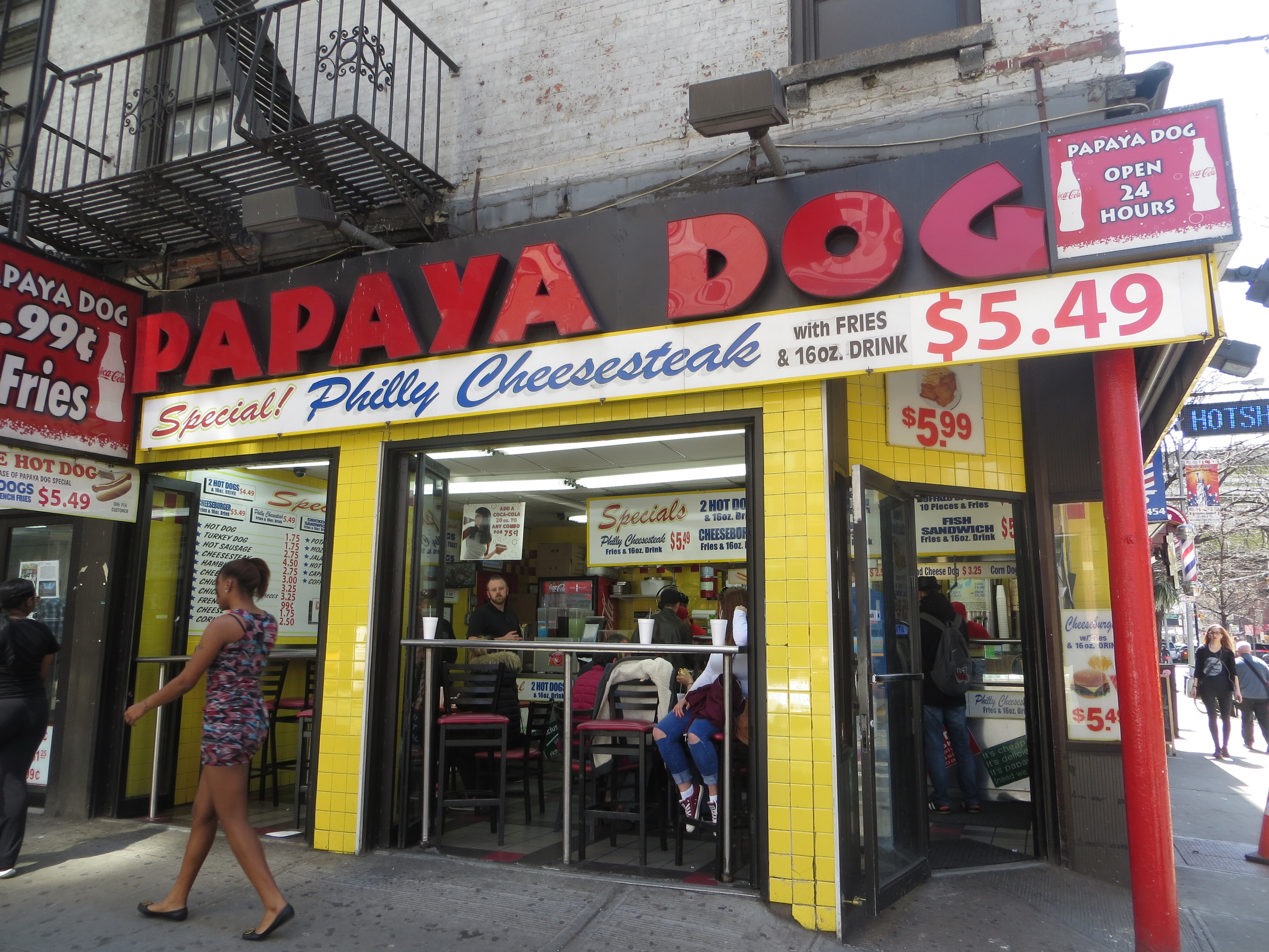 Another Papaya Dog stand