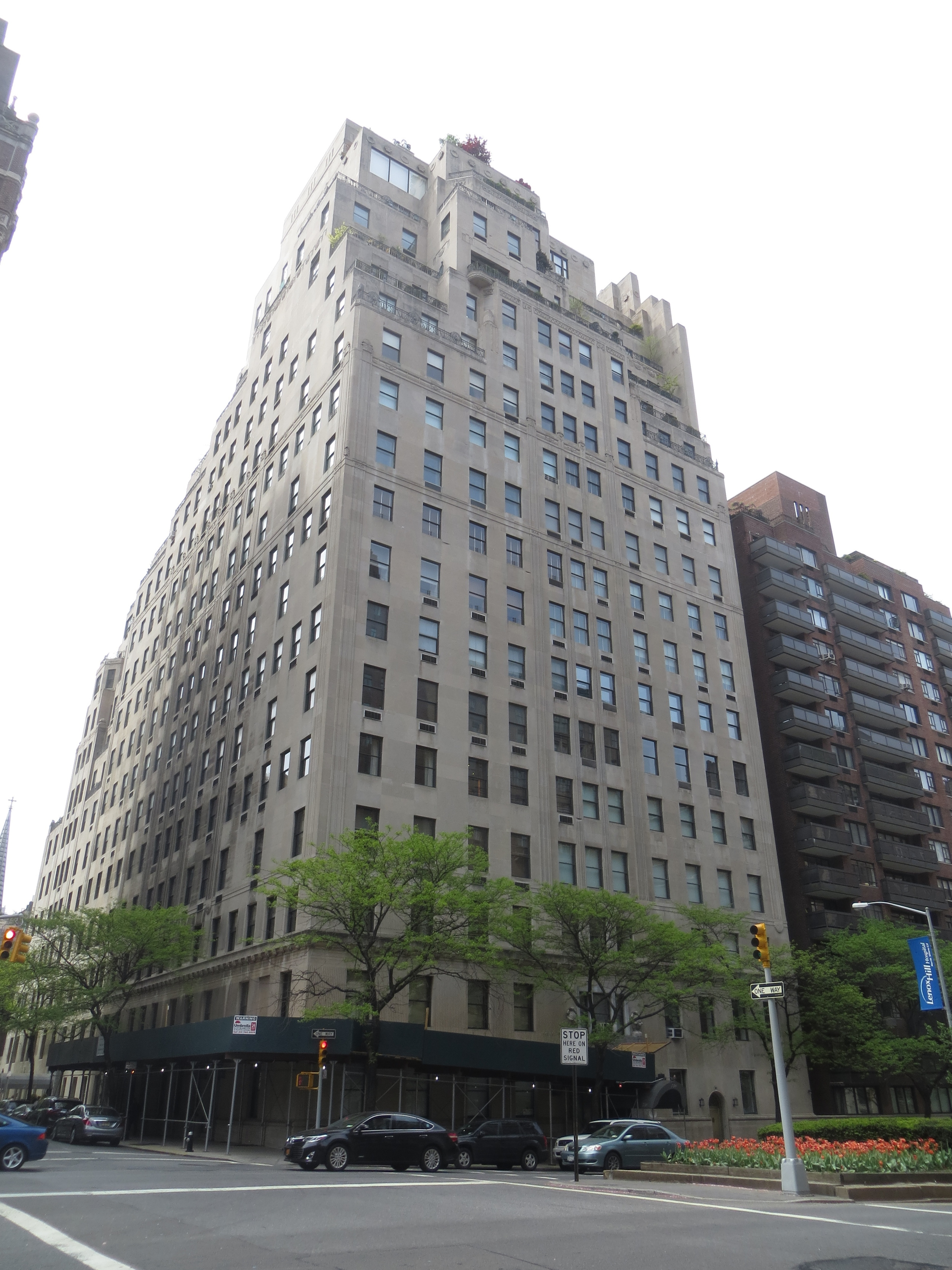 740 Park Avenue: "The World's Richest Apartment Building"