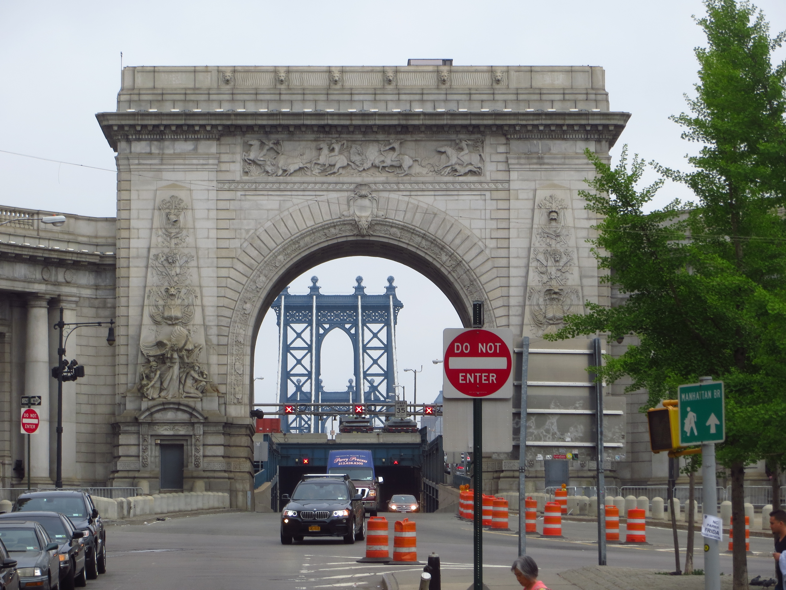 Manhattan Bridge entrance