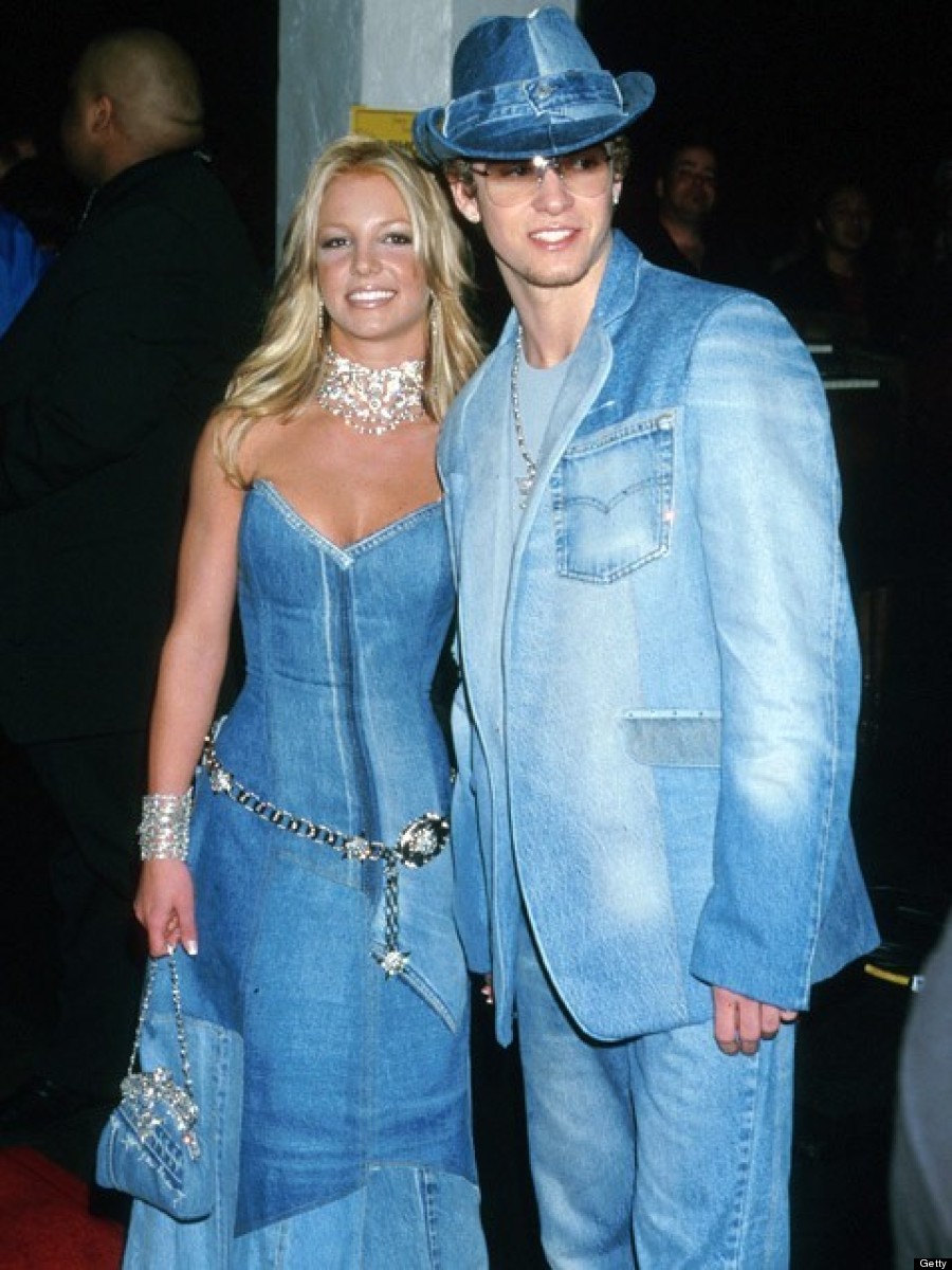 BRITNEY SPEARS AND JUSTIN TIMBERLAKE, 2001 AMERICAN MUSIC AWARDS 