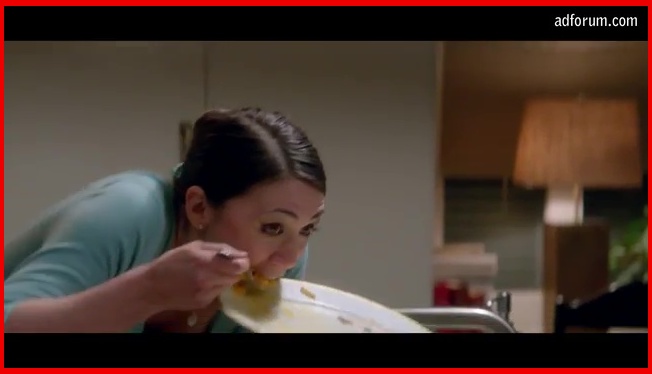 screenshots -Kraft Mac&Cheese What I Did for Love Mom Scarfing AnWW.jpg