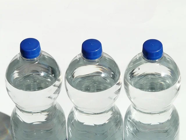plastic water bottles-60479_640.jpg