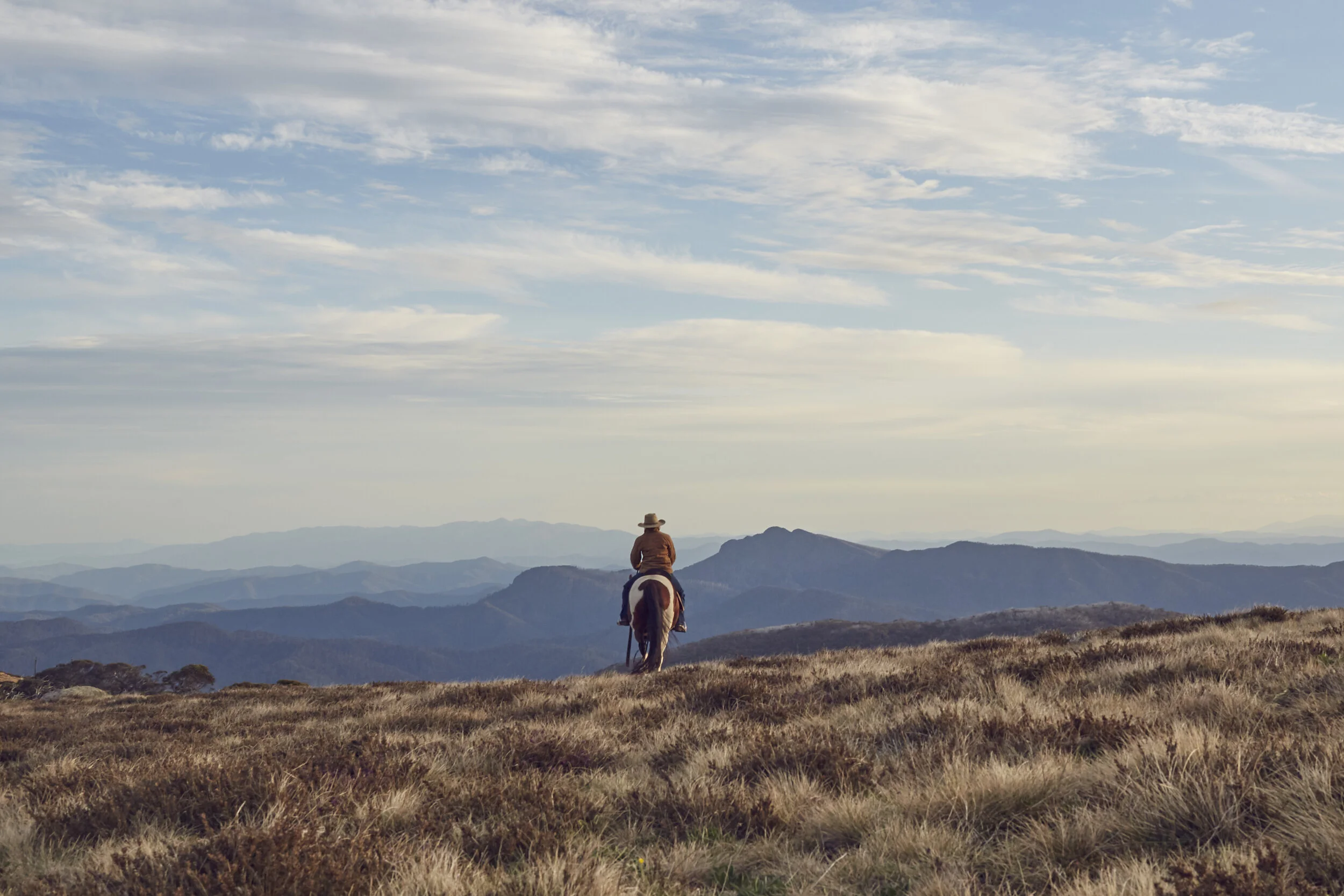 Laura riding Annie, Mt Stirling (image from Globe Trotting)