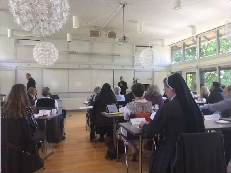 Mødepunktet: '14:00 Neokatekumenatet v. Biskoppen'