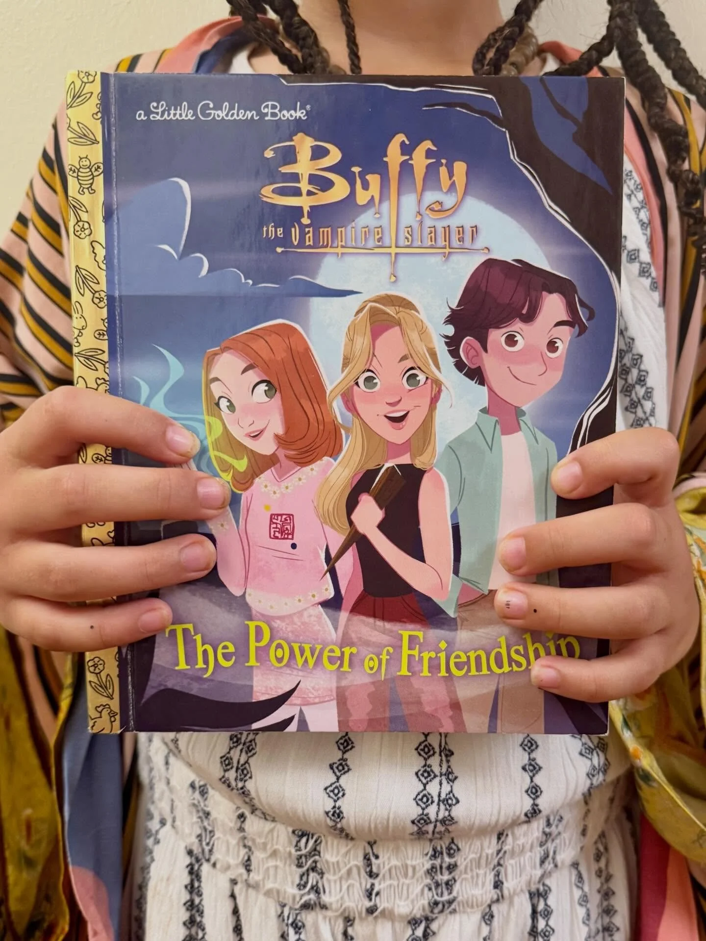 Found in the wild!

Entered a home in Moshi and found my @penguinrandomhouse &lsquo;Buffy - the power of friendship&rsquo;. So cool to see it out in the world!