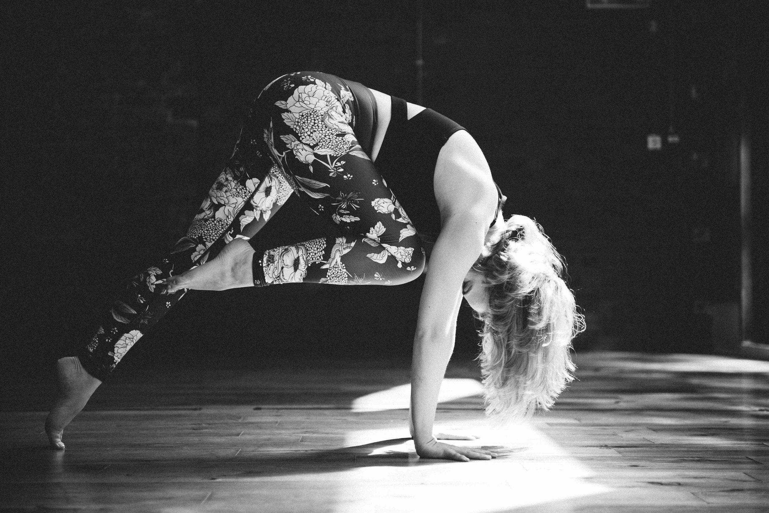 Yoga photography inspiration, dancers pose #yogaphotography