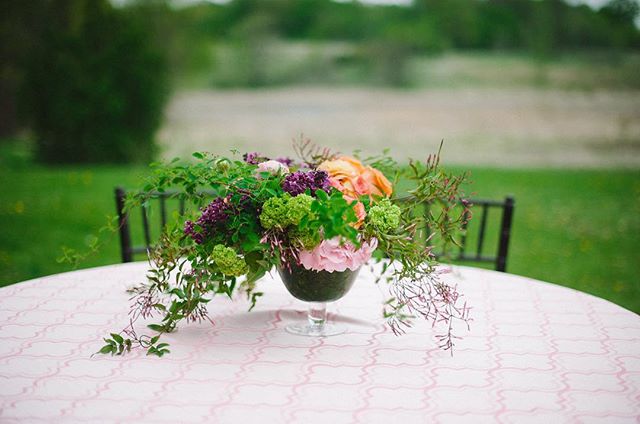 Happy Easter Weekend!!! Beautiful centerpieces are ready @harvesthomewayzata #easter #spring #lakeminnetonka #wayzata #harvesthomewayzata #msp #shopsmall #centerpieces #twincities #europeanboutique #privateplanting #hostessgift