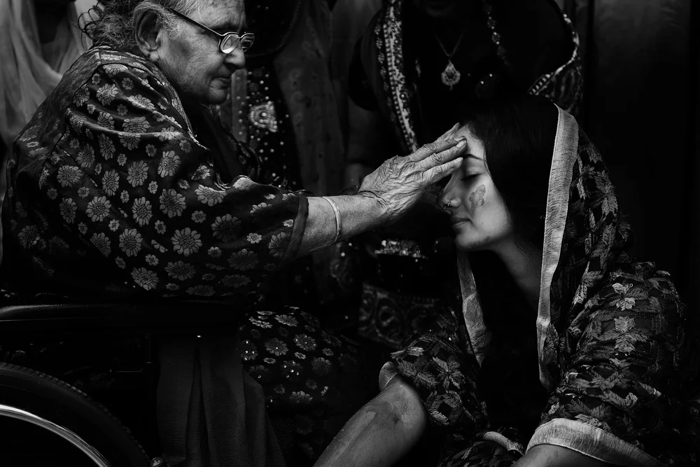 Modern luxurious Photography Honest moments Love stories | Fashion | Travel | Documentaries