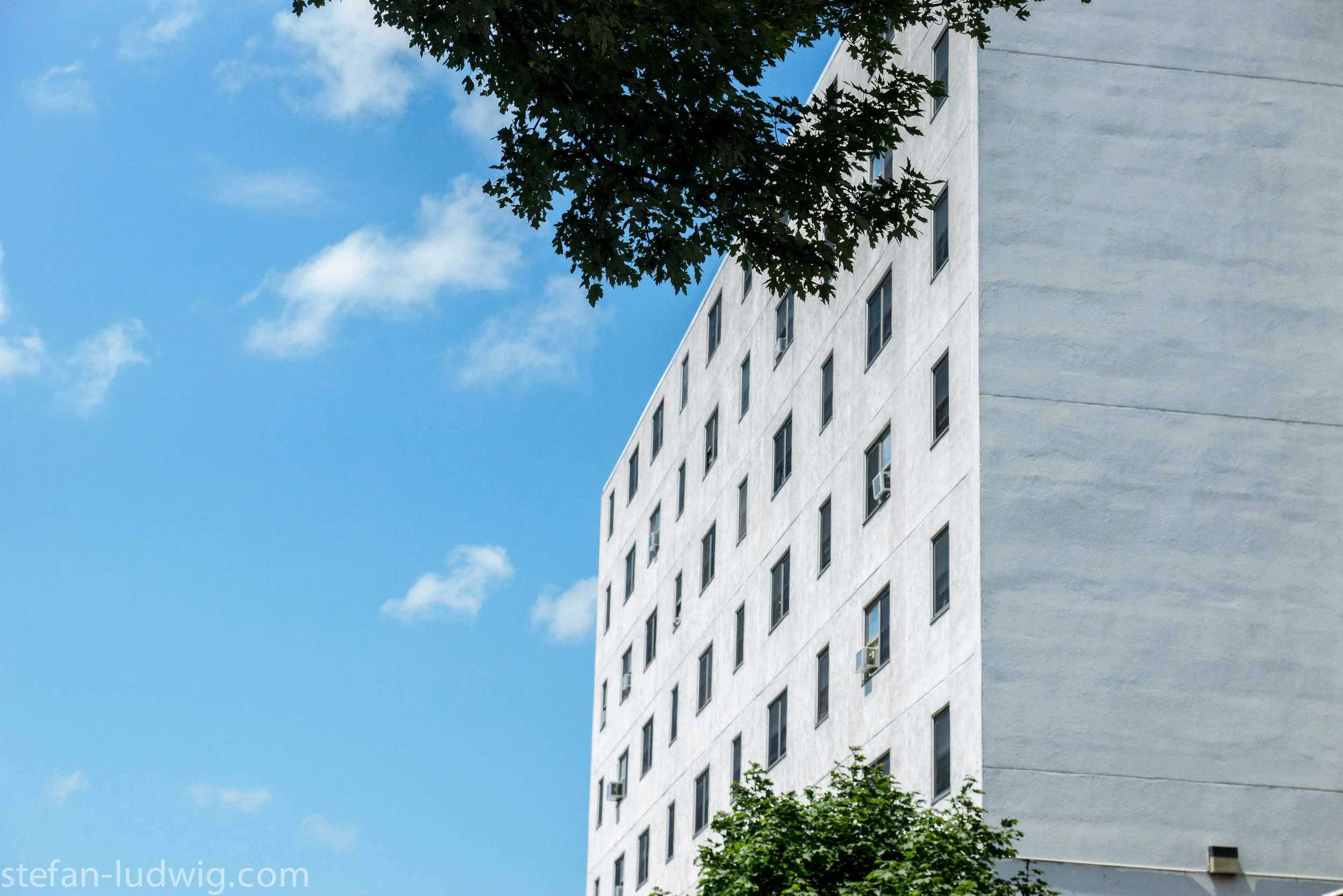 GreyBuilding-04820.jpg