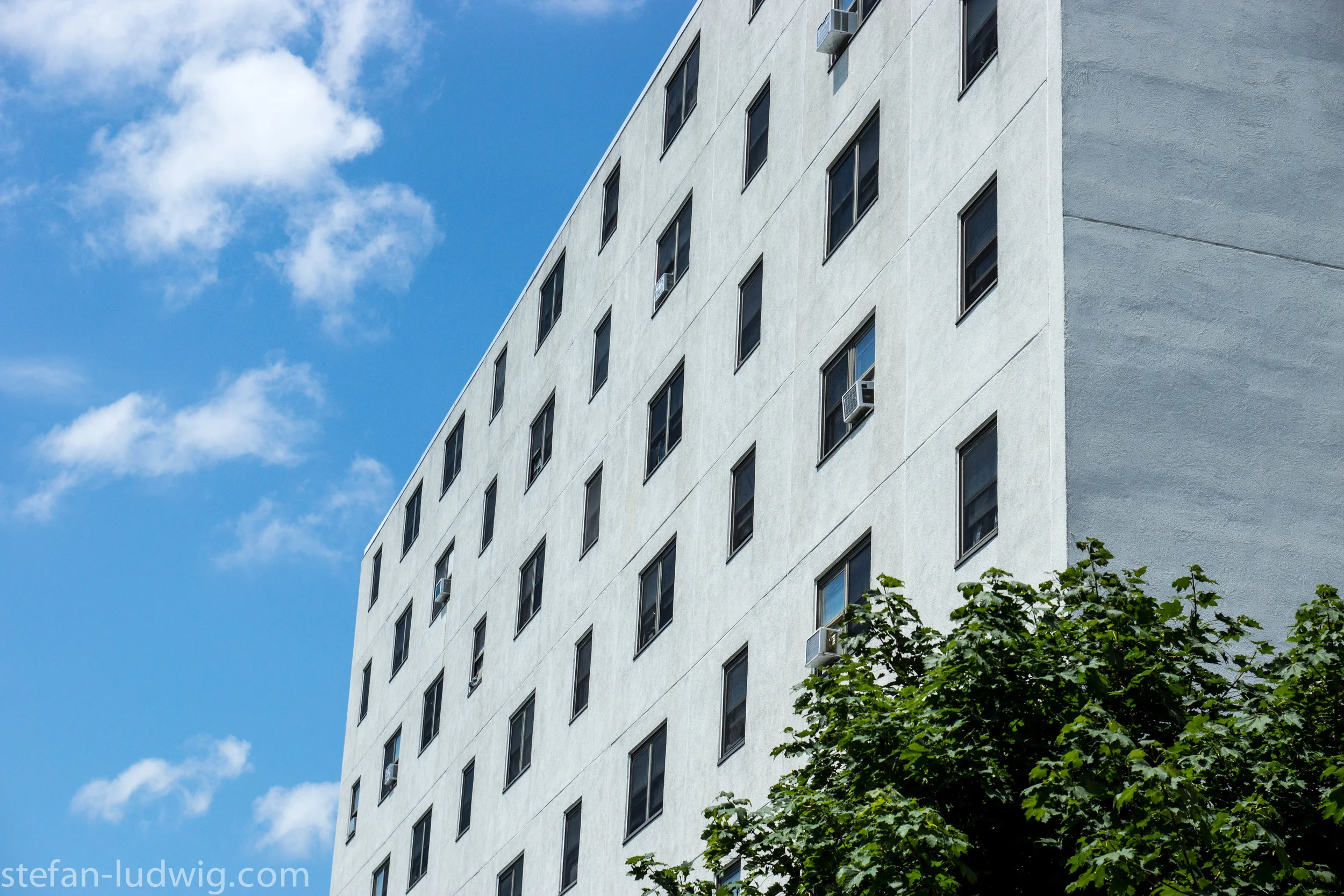 GreyBuilding-04821.jpg