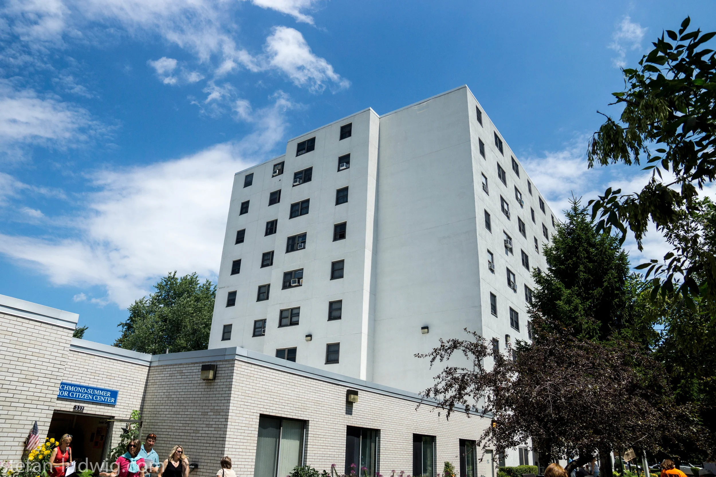 GreyBuilding-04826.jpg