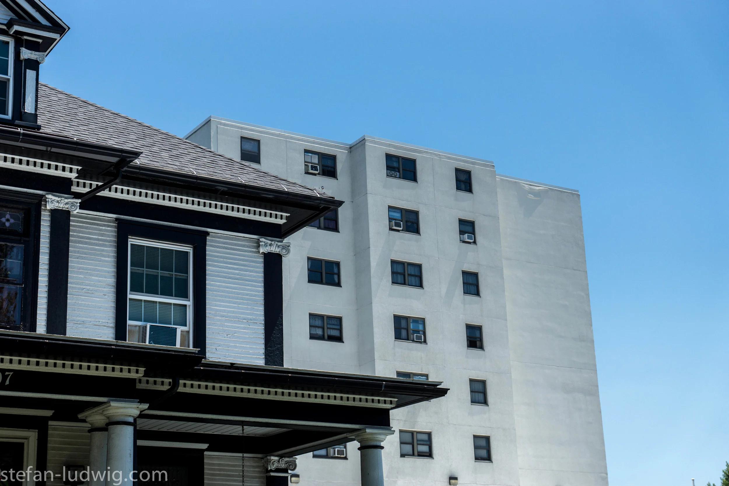 GreyBuilding-04916.jpg