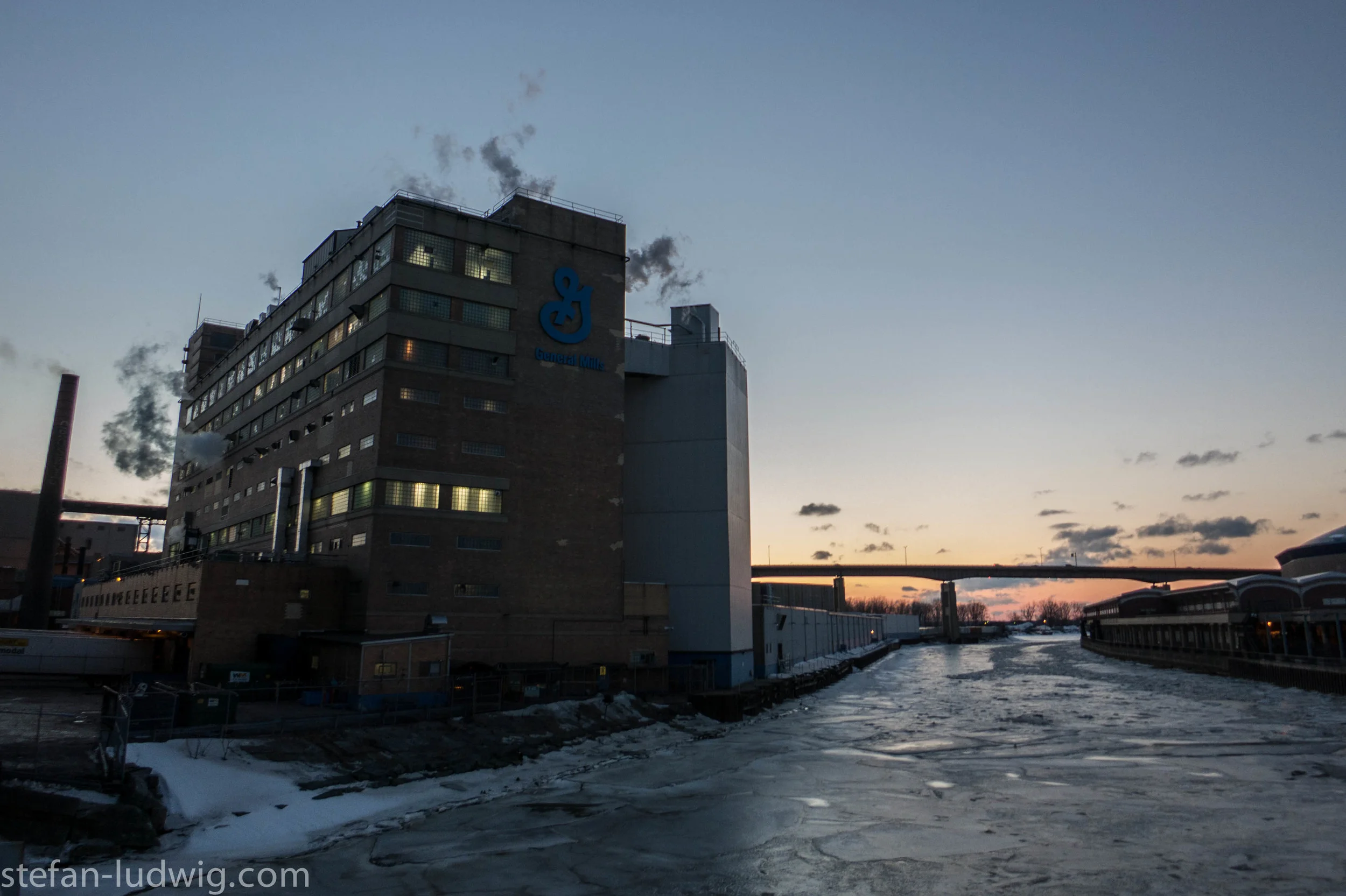 IndustrialSunset-2033.jpg