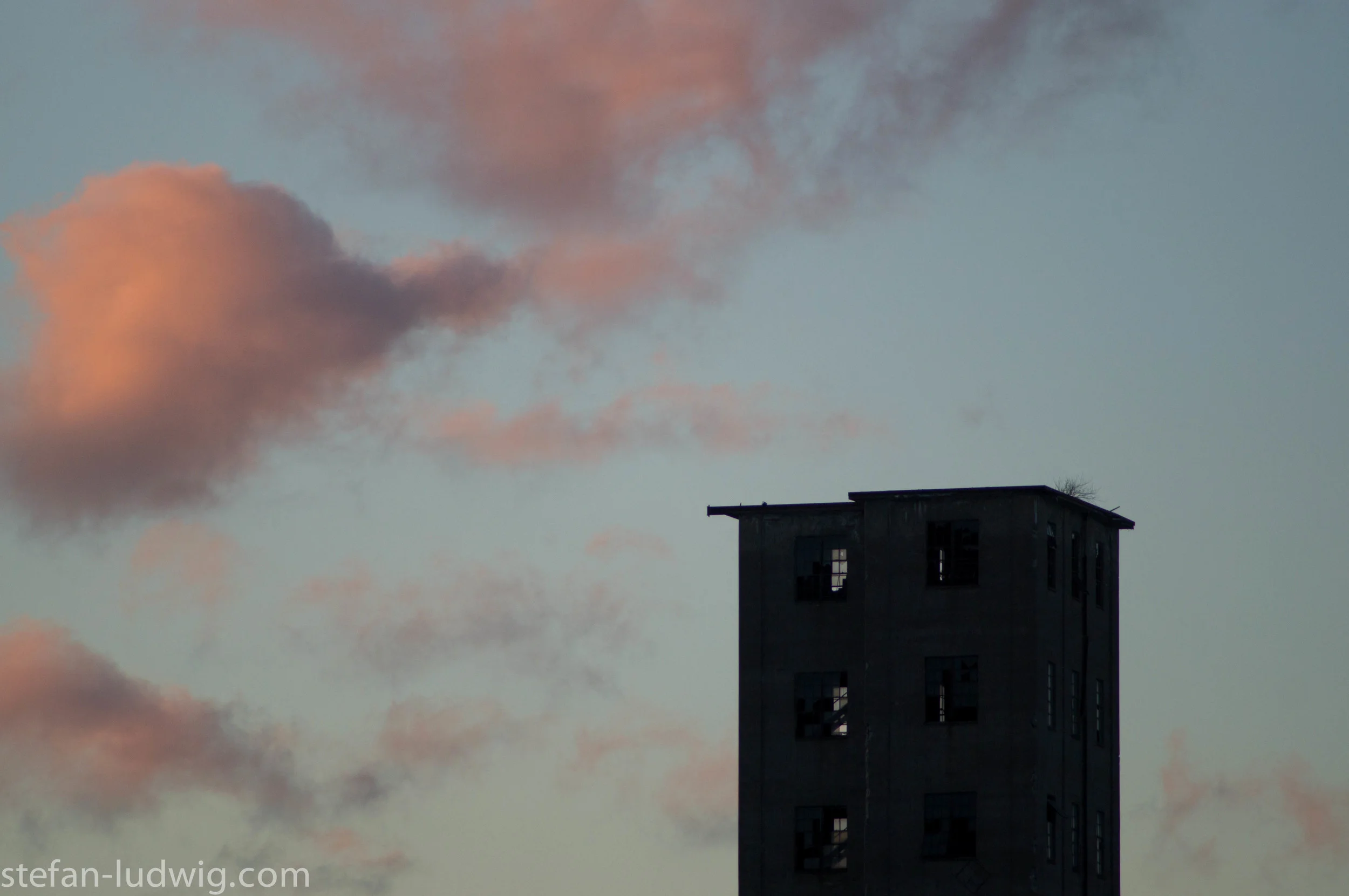 IndustrialSunset-07916.jpg