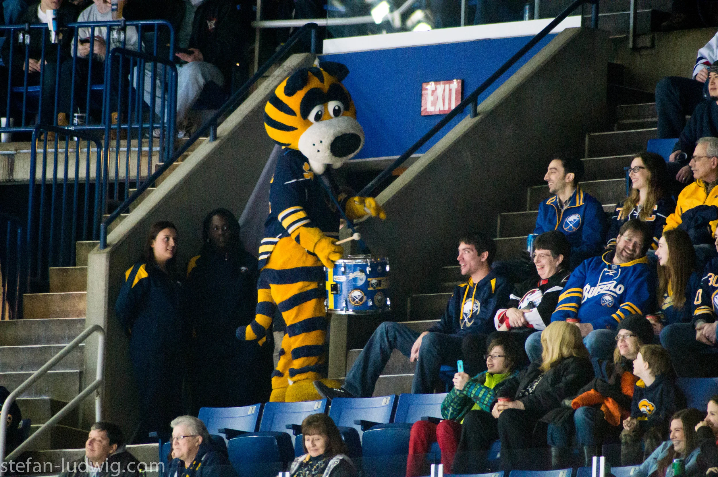 IcehockeySabres-07214.jpg