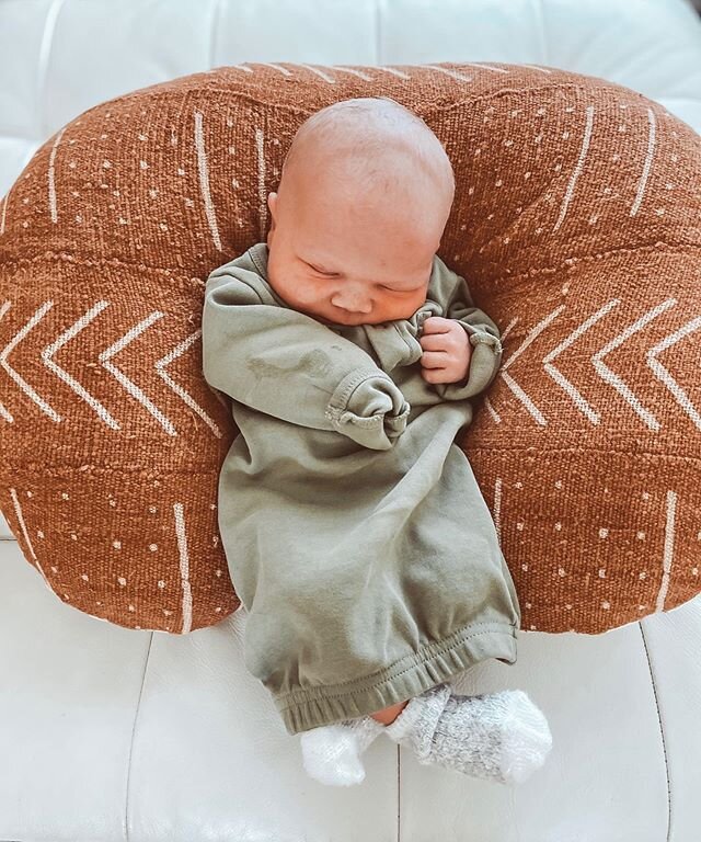 Our Sun ✨🌞✨ he joined us earthside last night feb 16 at 9:13pm ✨ the last 24 hours have been absolutely magical ✨ he is such a treasure and we are enjoying newborn bliss. I&rsquo;m feeling so incredibly grateful and in awe of our 3 hour homebirth ✨ 