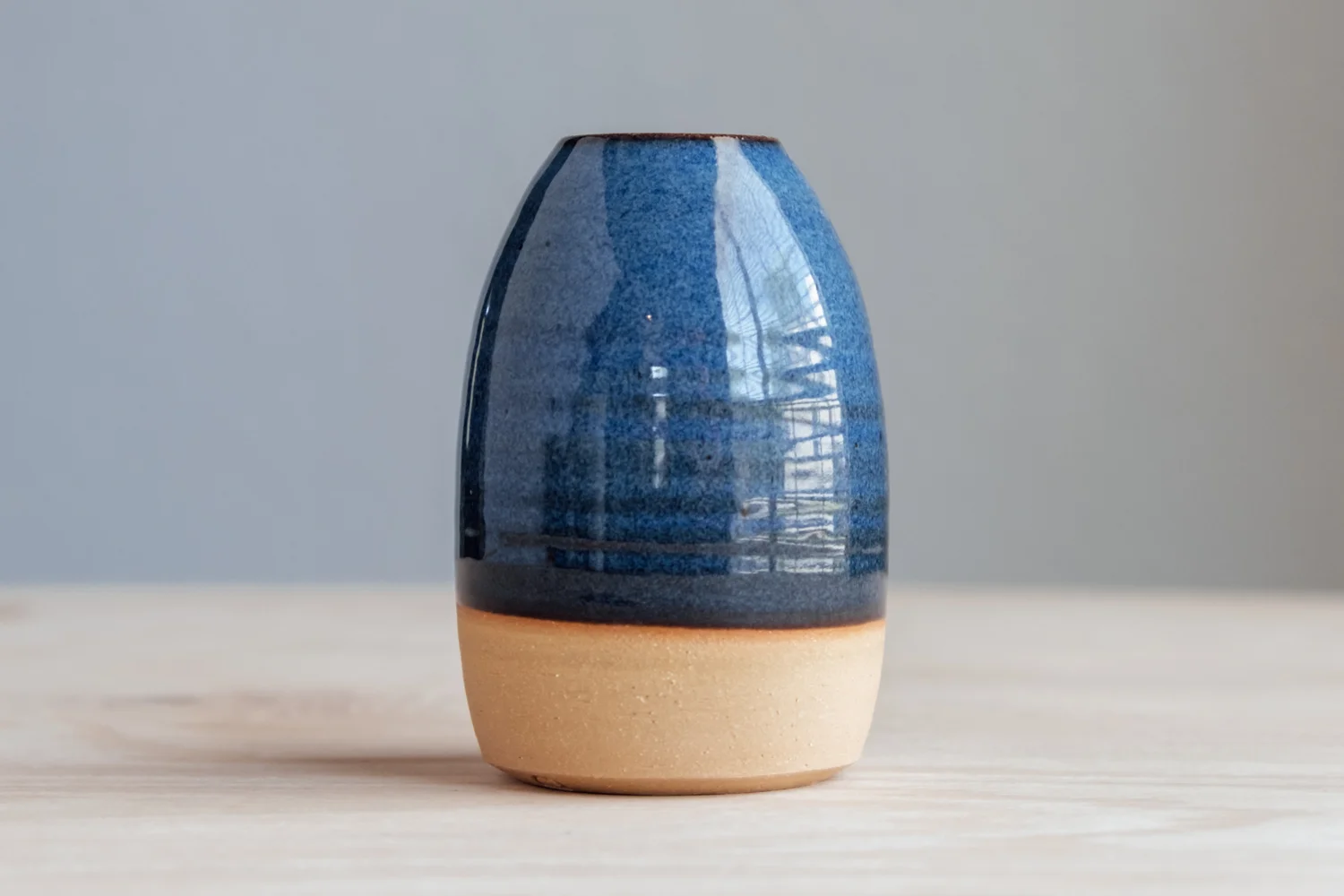 Bud Vase - Seaside $16.50 Wholesale | $28 MSRP Approx. 4.5" tall x 1.5" wide opening