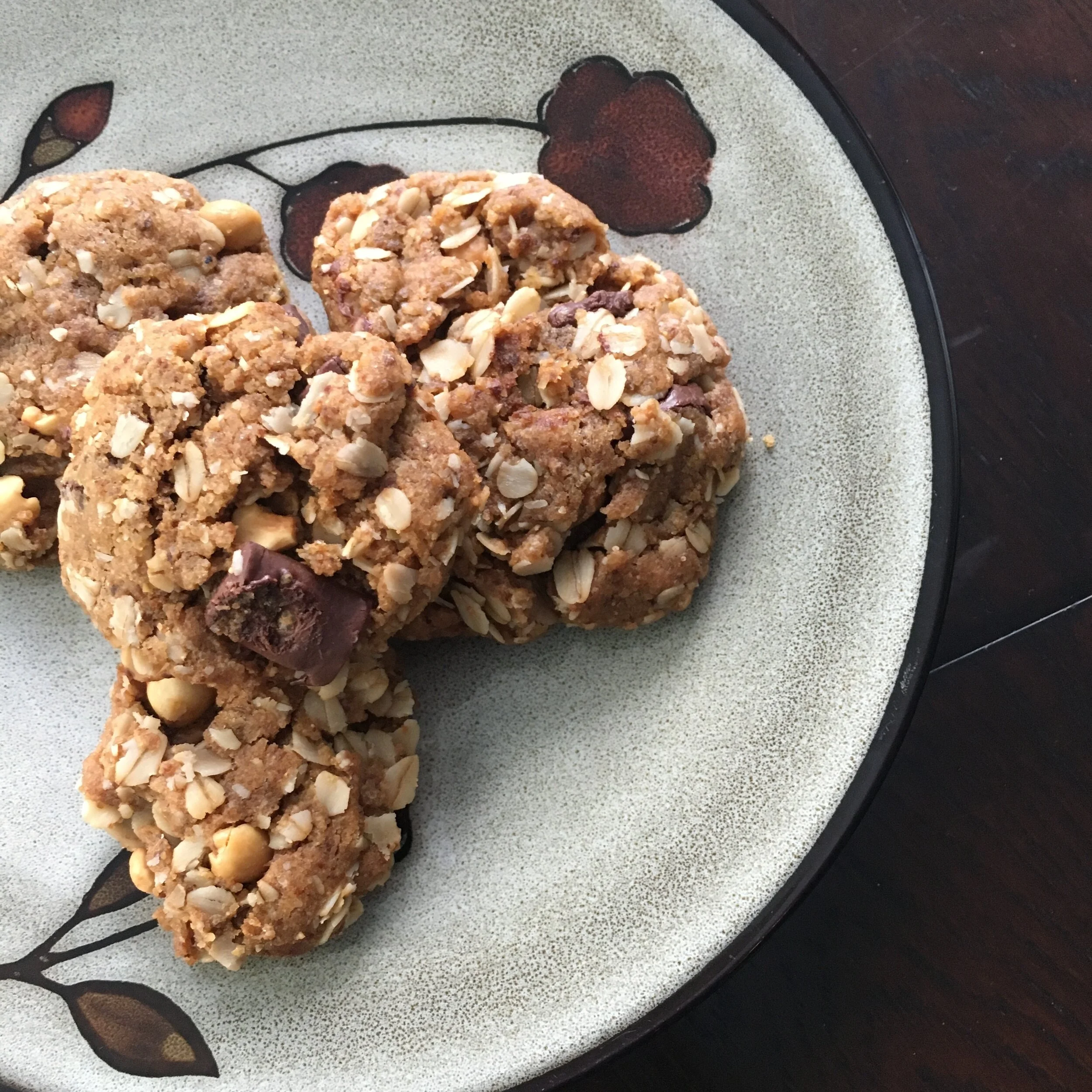 Vegan Peanut Butter Chocolate Chunk Cookies