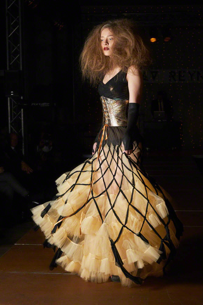 Laila av Reyni Fashion Show – öSTRöM 2013