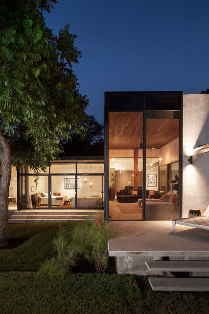 NORTHWEST HILLS RESIDENCE