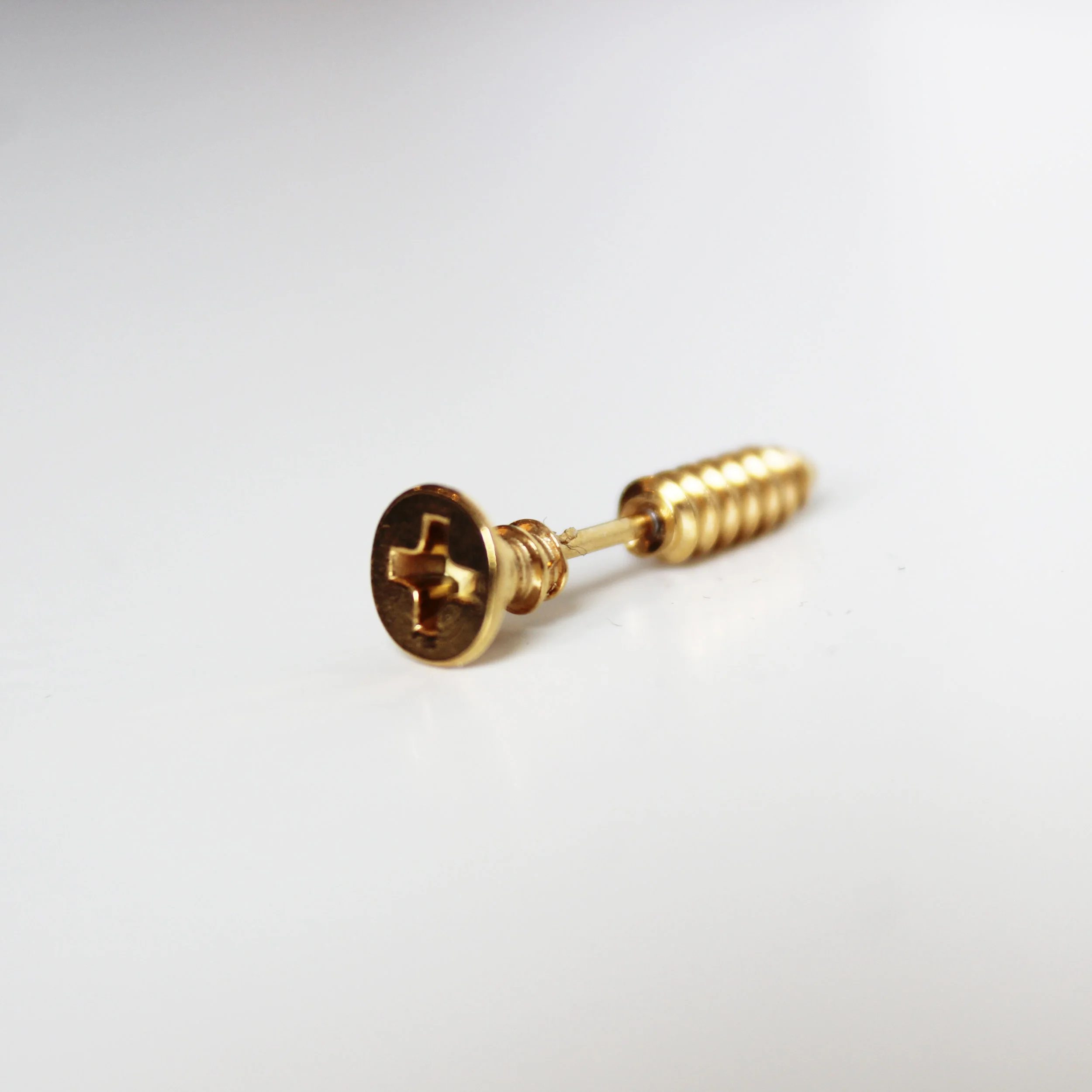 Skruv stud örhänge silver statement smycken online