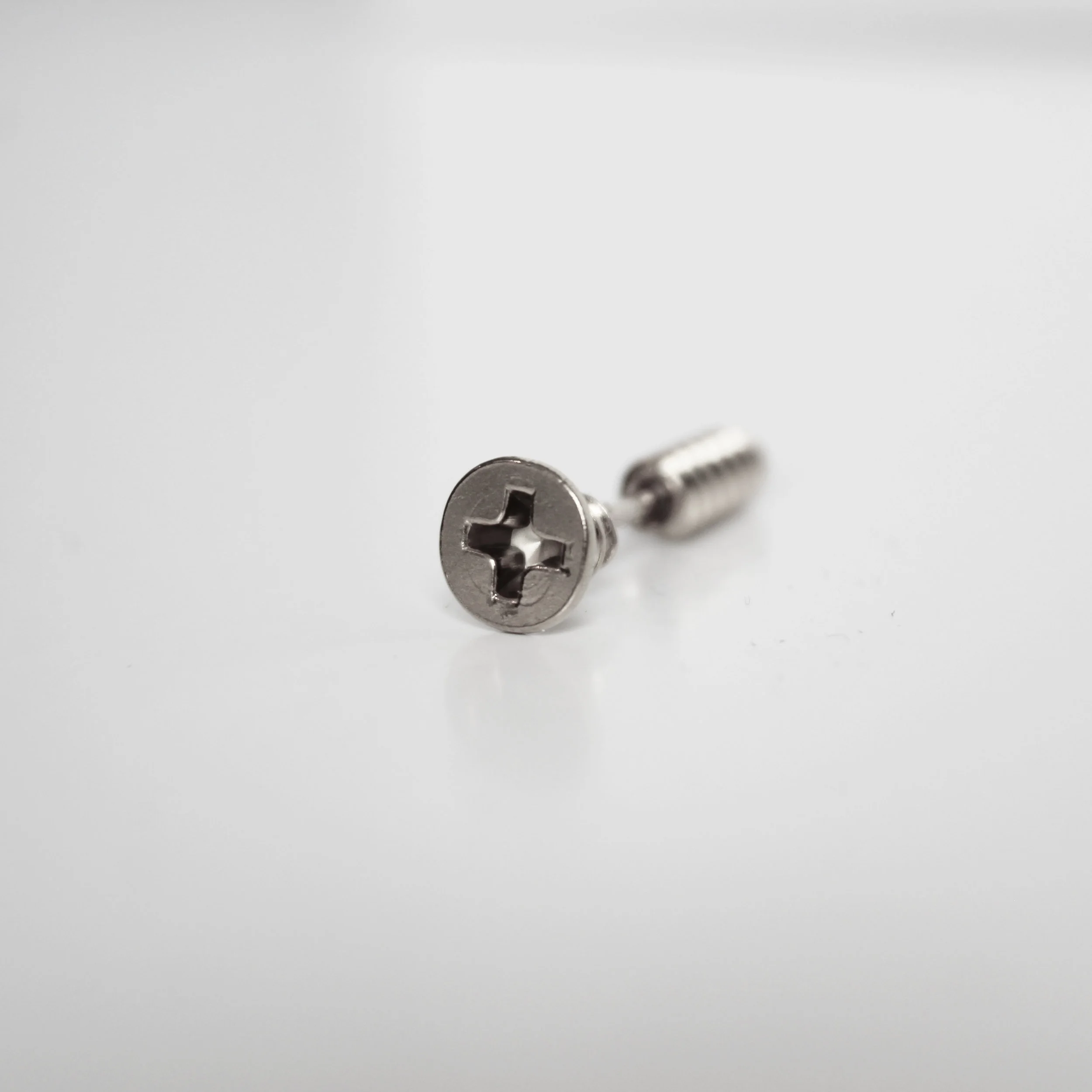 Skruv stud örhänge silver statement smycken online