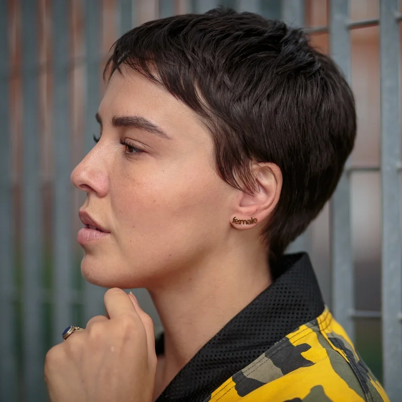 What a stud örhänge guld statement smycken online tahira music