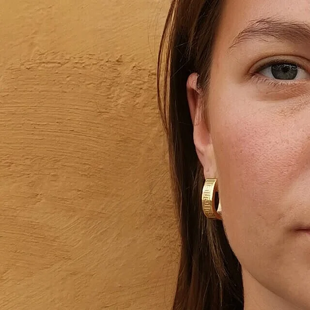goddess hoops örhängen med mönster guld silver smycken online