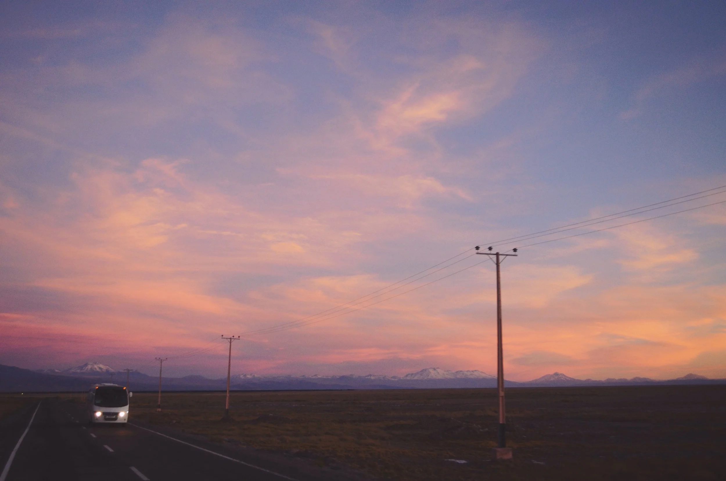 Ride back to San Pedro de Atacama...it was beautiful to see the colors changing as the sun went down // 17 april 2015