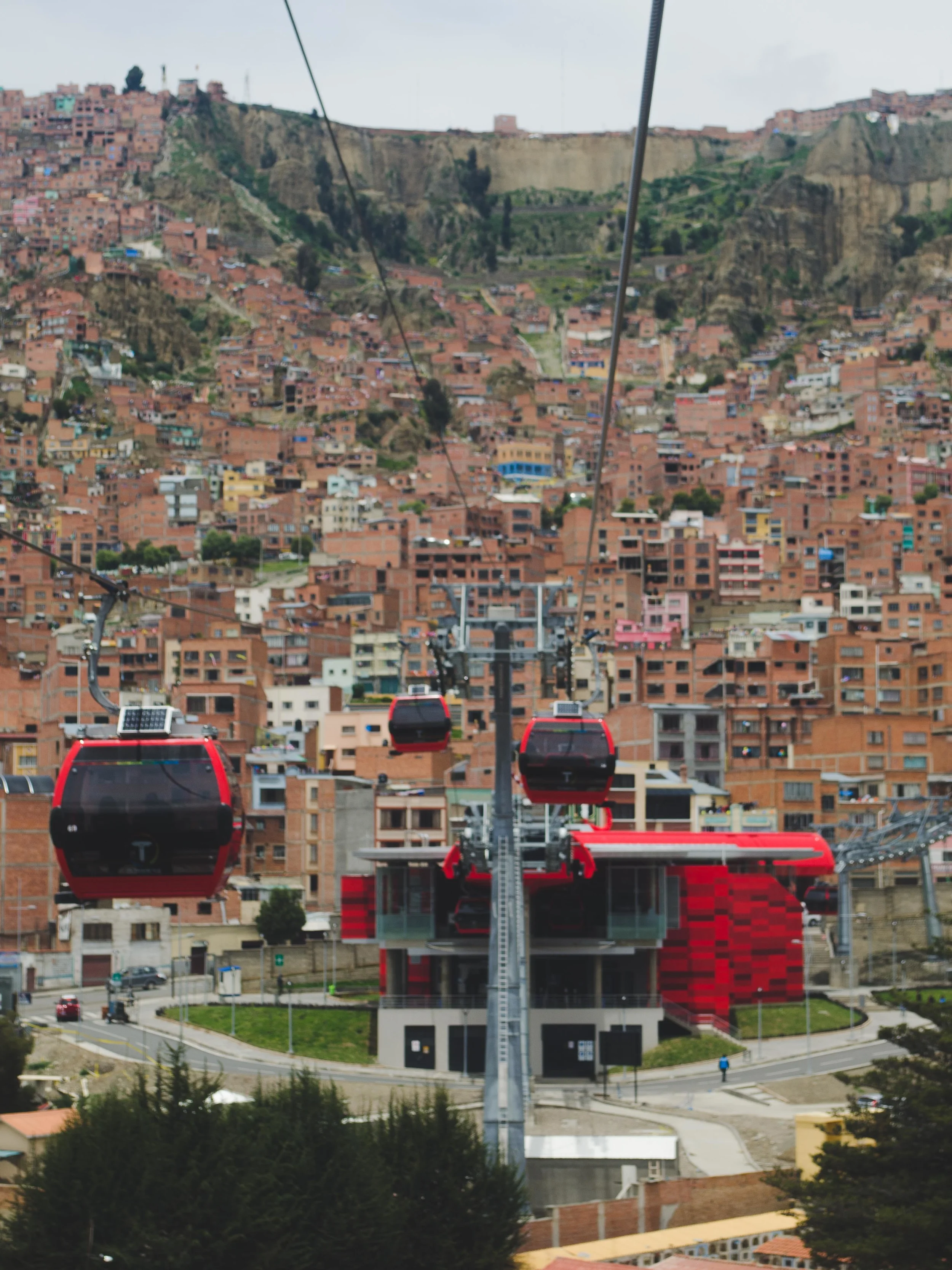 one of the red stations along the route to El Alto