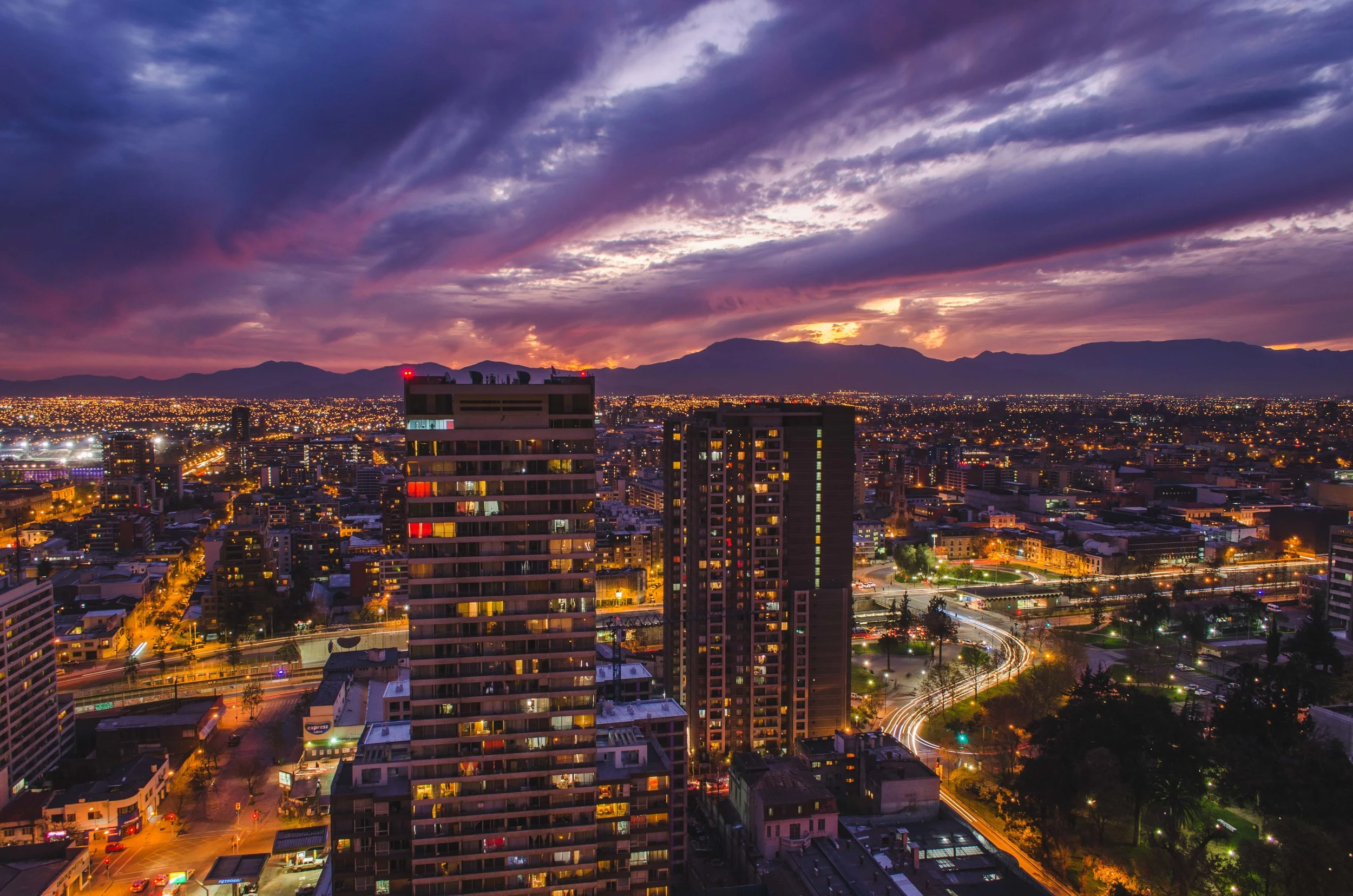 long exposure looking west towards Metro Toesca