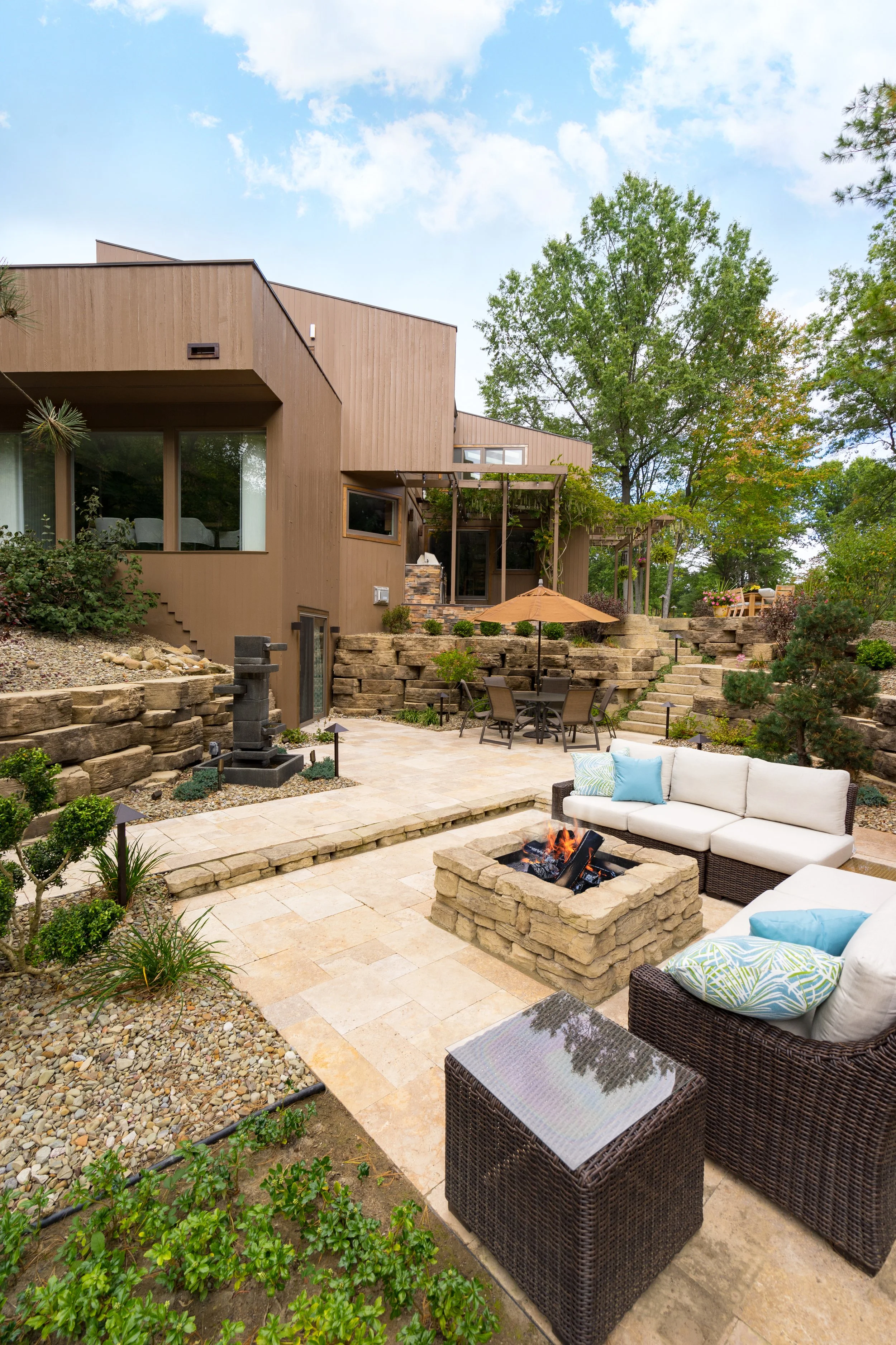 Complex firepit with ret wall and steps.jpg