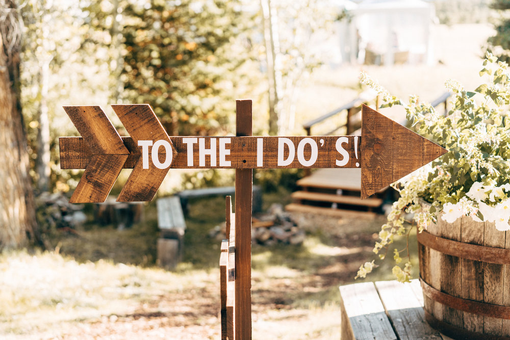 www.thestyledsoiree.com | Photo: Chandler Kim | Private Ranch wedding venue in Buena Vista, Colorado