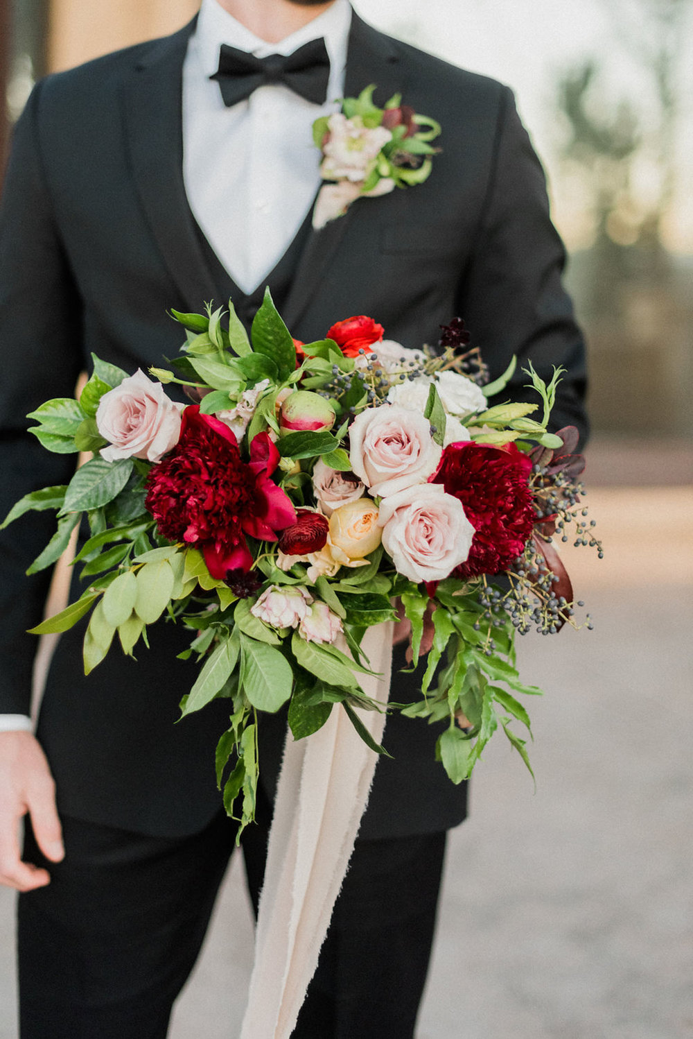 www.thestyledsoiree.com | Photo: Decorus Fine Art Photography | Villa Parker wedding inspiration | Colorado Wedding Planner