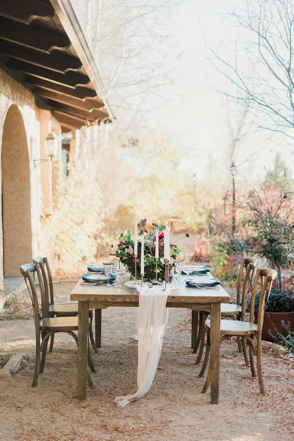 www.thestyledsoiree.com | Photo: Decorus Fine Art Photography | Villa Parker wedding inspiration | Colorado Wedding Planner